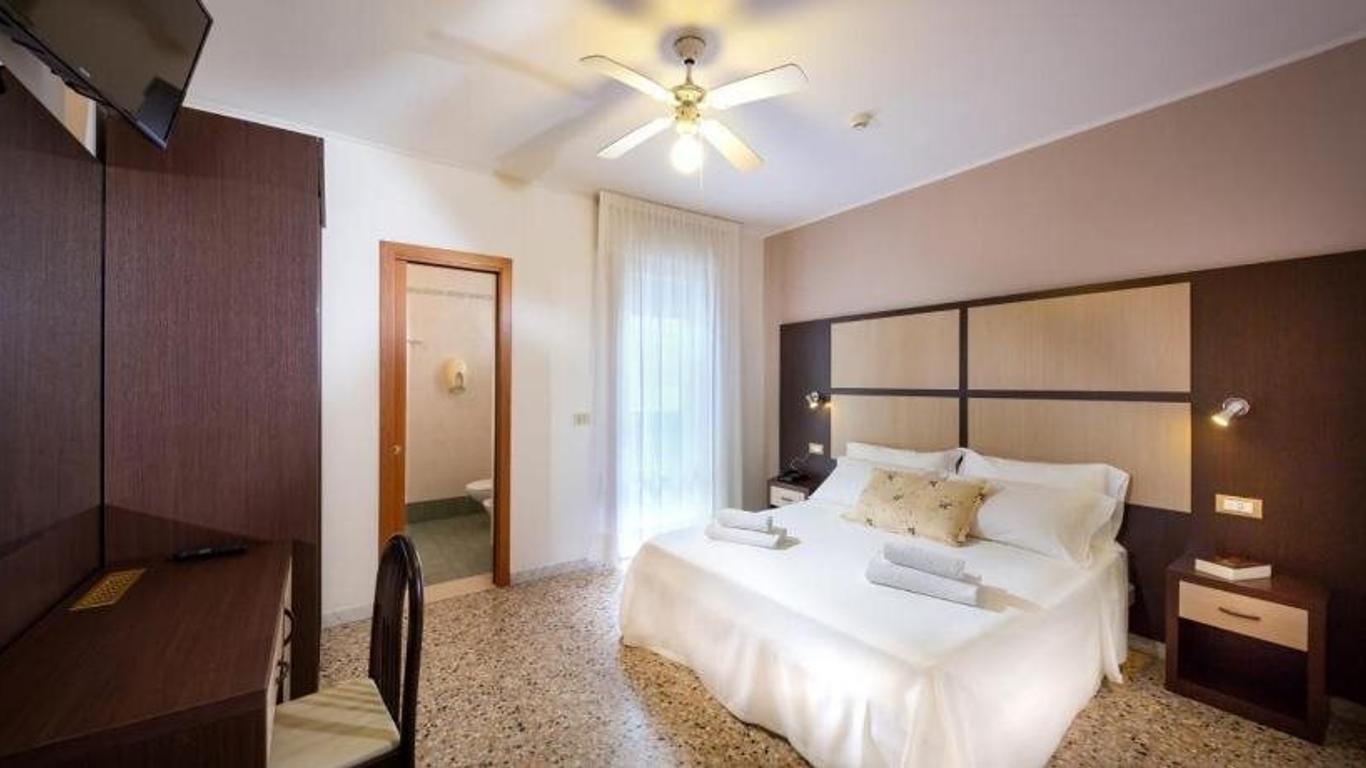 Hotel Atenea Golden Star