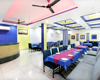 Hotel O Rajmahal - Jalandhar - Restaurante