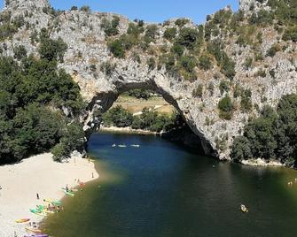 Monloubier - Villeneuve-de-Berg