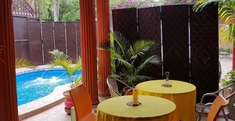 Daniella Inn Hotel - Port Au Prince - Restaurant