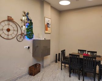 Aarul Farms 2 - Manesar - Comedor
