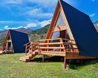 Cottage Tvishi - Ts'ageri - Edificio