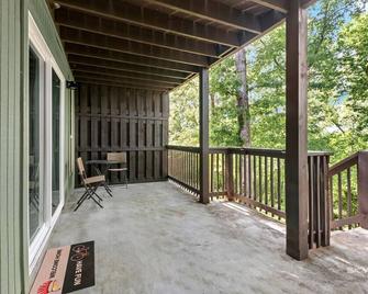 Alyce Retreat - Nature, Trails and Lake Escape - Bella Vista - Balcony
