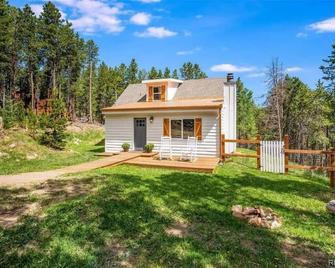 Beautifully Renovated Shadow Mountain Home - Conifer - Building