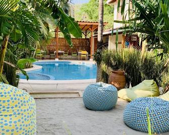 Ten North Tamarindo Beach Hotel - Tamarindo - Havuz