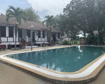 Lis Na Ree Resort - Balok - בריכה