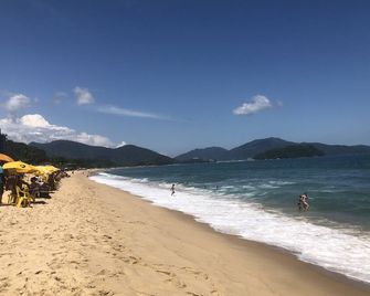 Comfortable chalet in family condominium near beach - Caraguatatuba - Plage