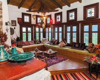 260m2 Unique Mountain House in Lilea Parnasos - Delphi - Lounge