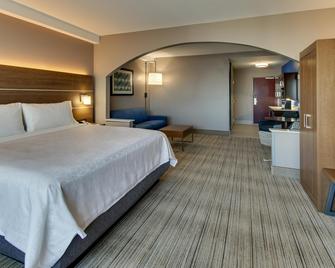 Holiday Inn Express Hotel & Suites Columbus-Fort Benning, An Ihg Hotel - Columbus - Bedroom