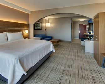 Holiday Inn Express & Suites Columbus - Ft Benning Maingate By IHG - קולומבוס - חדר שינה