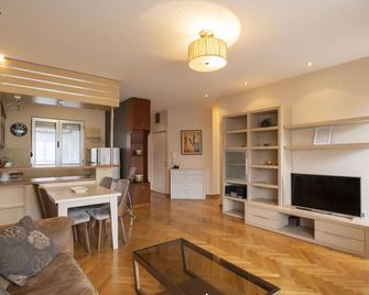Belgrade Center Apartment Lux II - Belgrade - Dining room