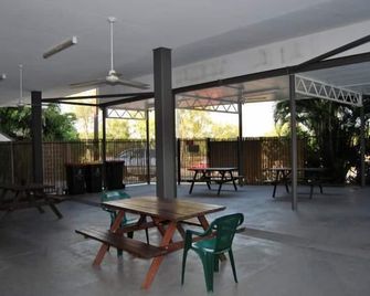 Capricornia Motel - Darwin - Hàng hiên