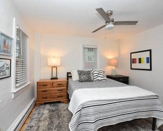 Blue Buoy House - Boothbay Harbor - Bedroom