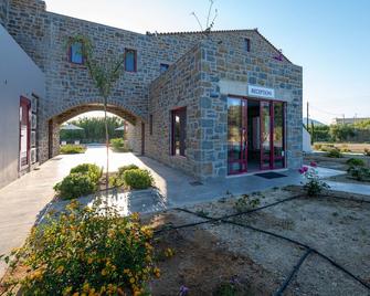 Abeloessa Methonian Hospitality - Foinikounta - Building