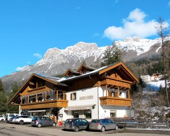 Garni Eden Bed and breakfast - Soraga - Edificio