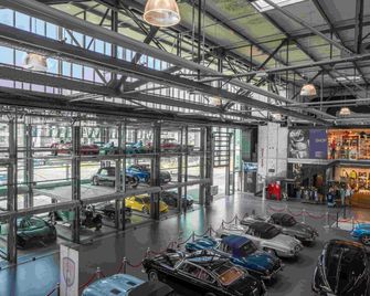 V8 Hotel Köln At Motorworld - קלן - בניין