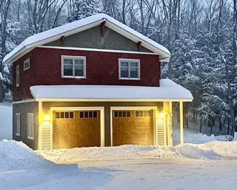 Sunny Arts & Crafts Loft - Margaretville - Building