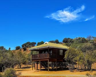 Sangiro Game Lodge - Bloemfontein - Building