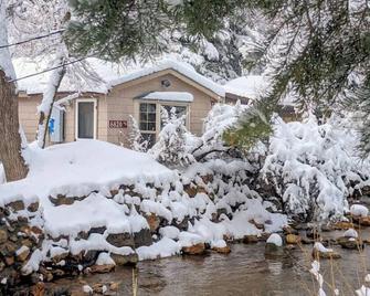 Adorable Studio Cabin on Big Cottonwood River - Salt Lake City - Outdoor view