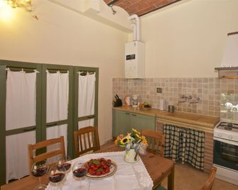 Lovely farmhouse in Tuscany with panoramic view - Castelnuovo Berardenga - Dining room