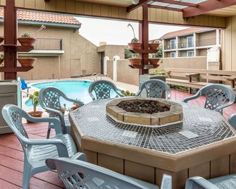 Quality Inn Near Hearst Castle - San Simeon - Pool