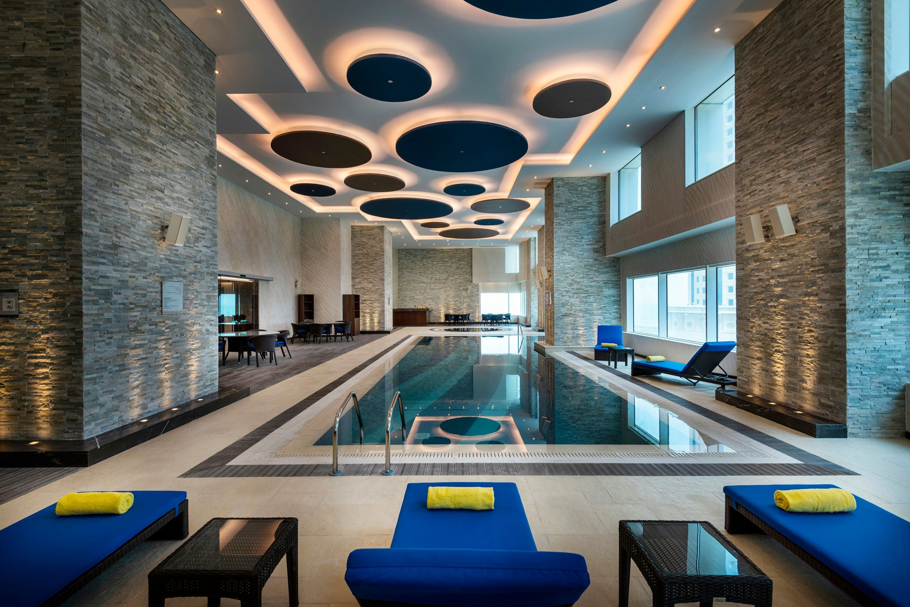 Centara West Bay Hotel & Residences Doha - דוחה - בריכה