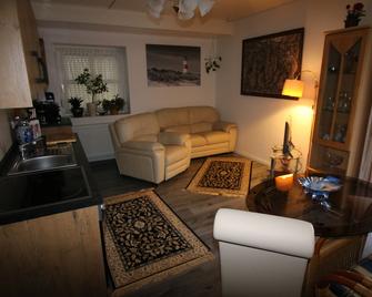 Landhaus Nordsee-Peerhuus - Friedrichskoog - Wohnzimmer