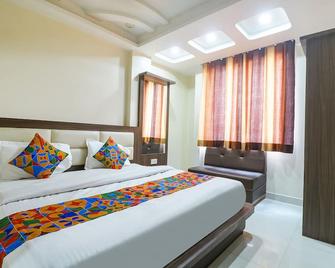 Hotel Nandgiri Palace - Gwalior - Ložnice