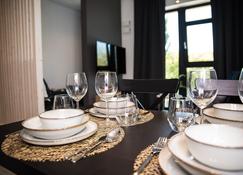 Easy Rent Apartments -Business Center 39 - Lublin - Dining room