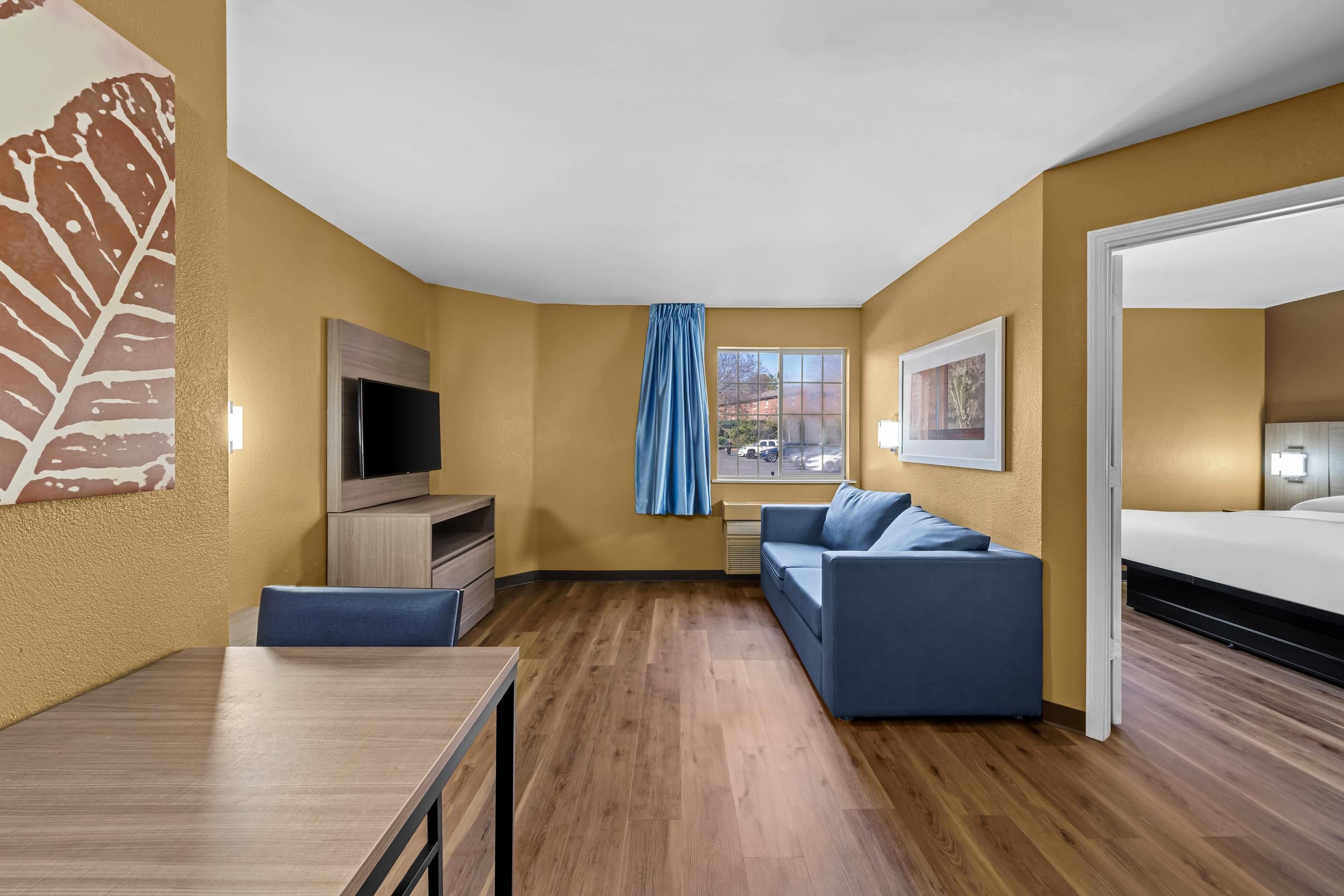 Suburban Studios Charlotte - Executive Park - Charlotte - Bedroom