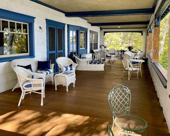 Gorgeous Oceanfront Retreat on Penobscot Bay - Lincolnville - Patio