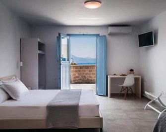 Hotel Ippocampos Studios - Adamantas