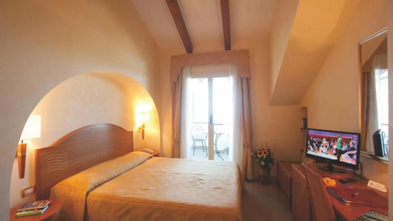 Hotel Tirreno