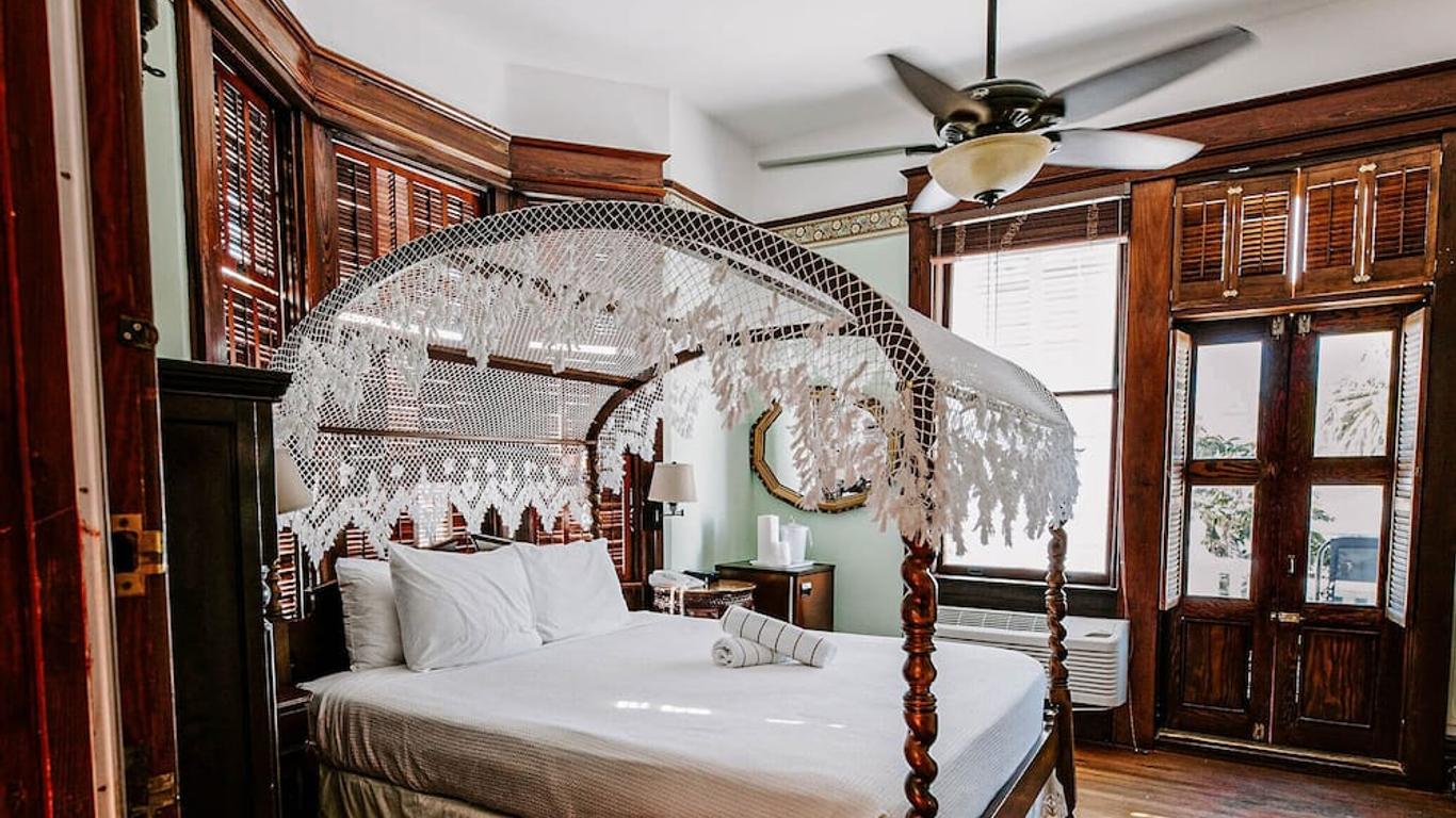 The Curry Mansion Inn