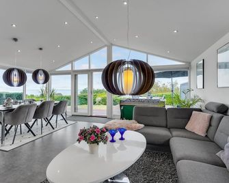 Beautiful Home In Faaborg With Jacuzzi - Faaborg - Obývací pokoj