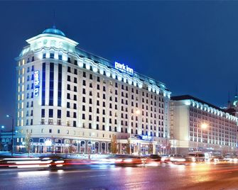 Park Inn by Radisson Astana, KZ - אסטנה - בניין