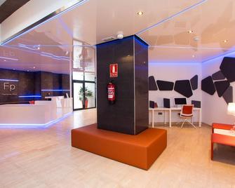 Apartamentos Fuengirola Playa - Fuengirola - Lobby