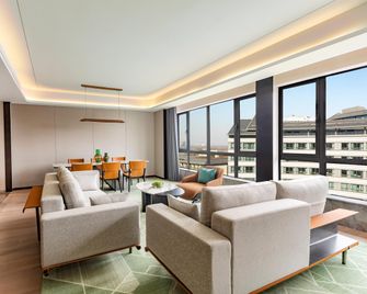 Holiday Inn Xianyang Shuangzhao Lake by IHG - Xianyang - Lounge