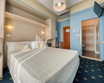 Hotel Augustus - Rimini - Bedroom
