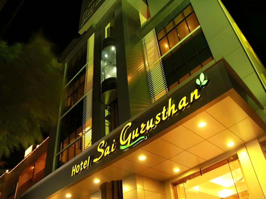 Hotel Sai Gurusthan - שירדי - בניין