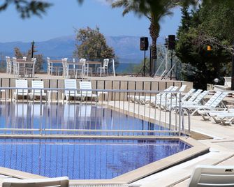Cesme Farm Hotel - Cesme - Pool