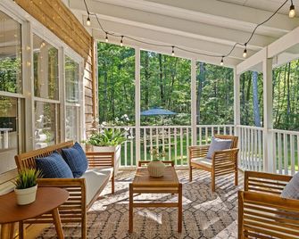 The Perfect Getaway on 2.5 Acres in Hillsborough - Hillsborough - Balcón