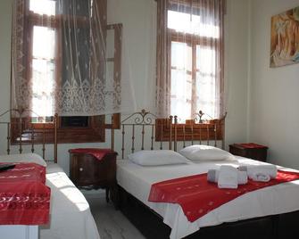 Zeynep Hanim Konukevi - Ayvalik - Bedroom