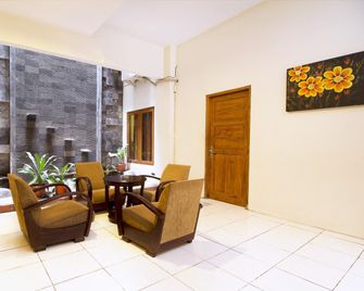 Nirvana Inn 1 - Yogyakarta - Patio