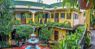 Hotel Posada San Vicente - Antigua Guatemala - Edificio