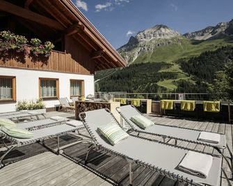 Hotel Stäfeli - Lech am Arlberg - Ban công