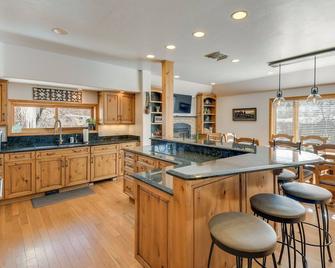 Game Room, Media Room And Pool Luxe Vill - Craig - Keuken