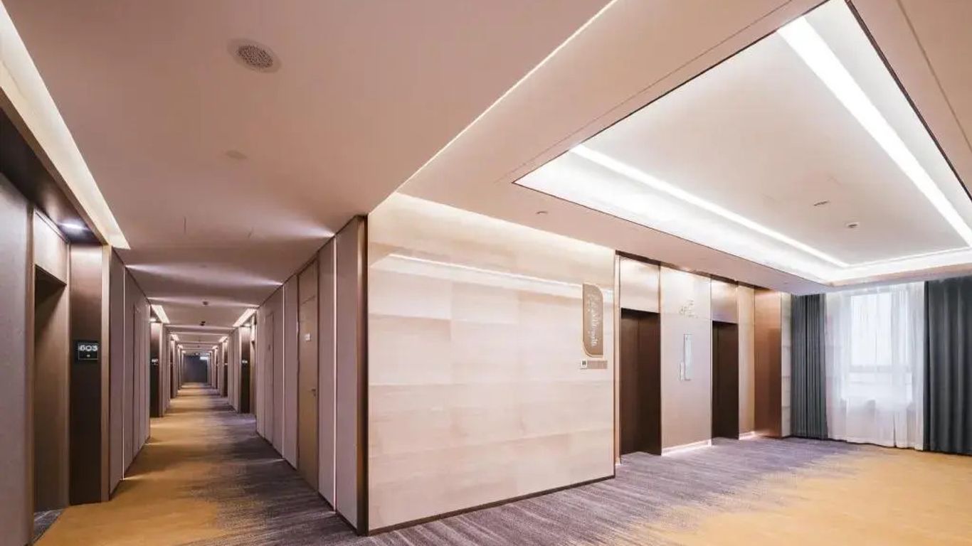 Cypress Garden Hotel