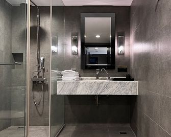 Talmud Hotel Kaohsiung Loveriver - קאושיונג - חדר רחצה