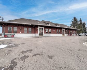 1 Mi to UW Historic Laramie Apt - Laramie - Building